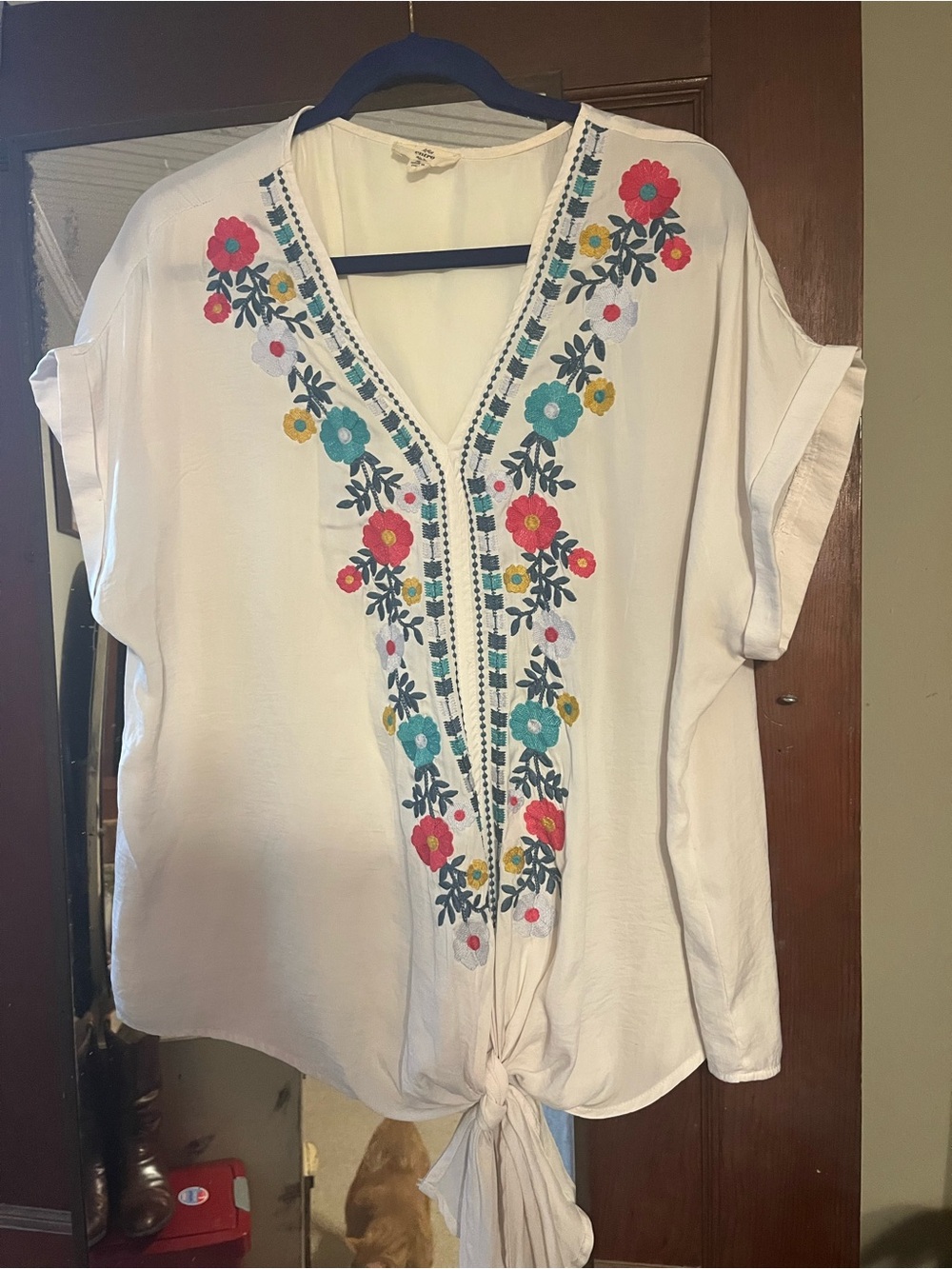 entro White V-Neck Tie-Hem Top with Multicolor Floral Embroidery